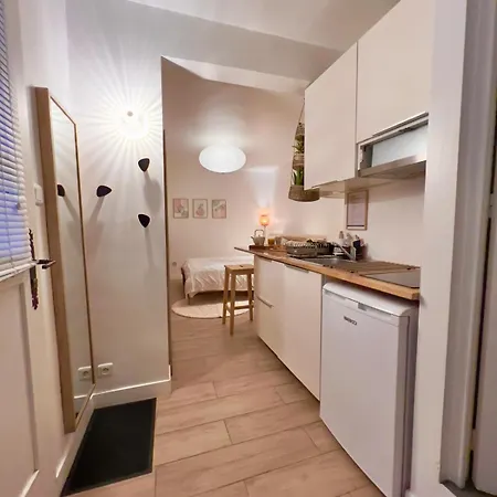 Escale Cosy A Pontoise Avec Terrasse Apartment Exterior photo