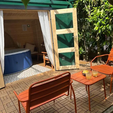 Escale Cosy A Pontoise Jacuzzi Et Terrasse Apartment Exterior photo