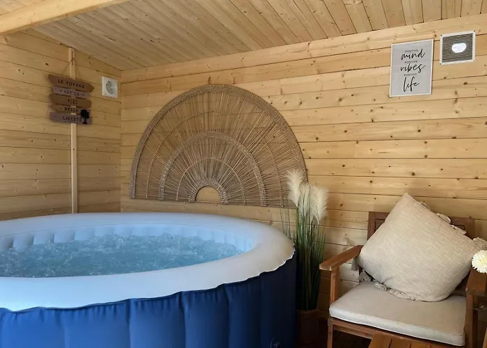 Escale Cosy A Pontoise Jacuzzi Et Terrasse