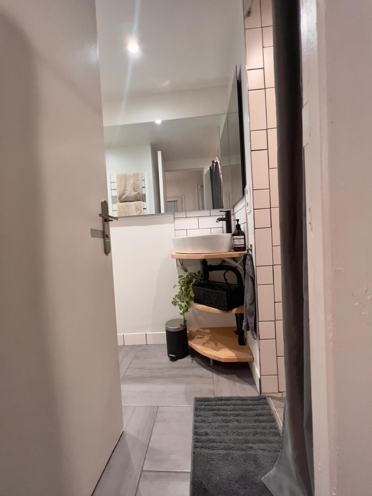 Apartment Escale Cosy A Avec Terrasse Pontoise